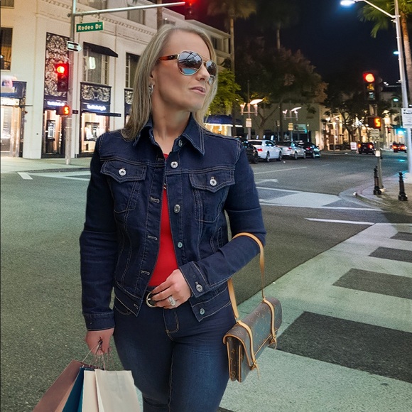 Meet your Posher, Jean - Picture 2 of 2